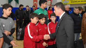 Osmangazi'de amatör kulüplere 100 bin liralık dev destek paketi