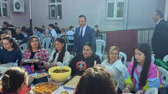 Yenipazar Merkez İlkokulu’nda kahvaltı sofrasında dayanışma rüzgarı