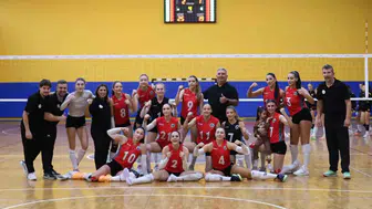 Turgutlu’nun voleybolcuları deplasmanda yükselişini sürdürürken basketbol takımı İstanbul’dan mağlubiyetle döndü