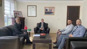 Alpu Kaymakamı Sönmezel şehit ailelerini makamında ağırladı