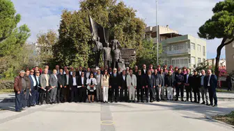 Söke'de muhtarların günü Cumhuriyet Meydanı'nda coşkuyla kutlandı