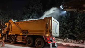 Şıralık Mahallesi'nde yol yenileme seferberliği: Ekipler gece gündüz sahada