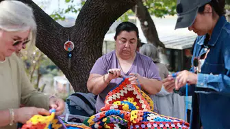 Bodrumlu kadınların el emeği rengarenk gölgeliklere dönüşüyor