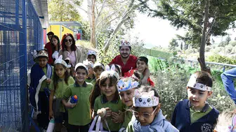 Kuşadası'nda yüzlerce öğrenci rehabilitasyon merkezinde hayvanlarla buluştu