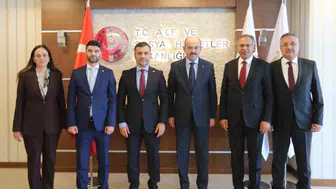 Bakan Göktaş'tan spor odaklı sosyal dönüşüm hamlesi: Masa tenisi ile kuşaklar arası bağ güçlenecek