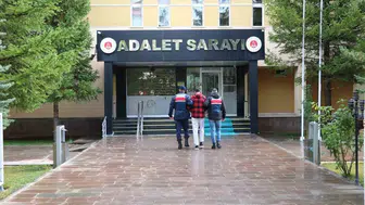 Uyuşturucu suçundan aranan hükümlü jandarmanın takibiyle yakalandı