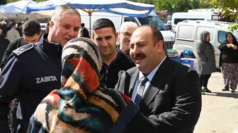 İnönü Belediye Başkanı Serhat Hamamcı pazar esnafının nabzını tuttu