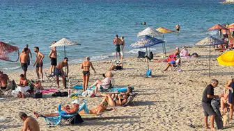 Kuşadası sahillerinde Ekim sürprizi: Termometreler 24 dereceyi gösterince plajlar doldu