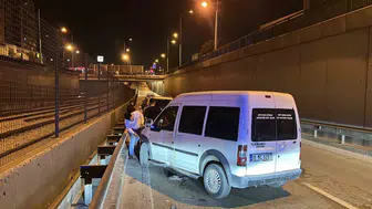 Bursa'da ehliyetsiz sürücünün karıştığı kaza trafiği kilitledi