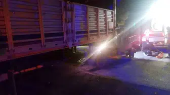 Karapınar'da park halindeki römorka çarpan motosiklet sürücüsü ağır yaralandı