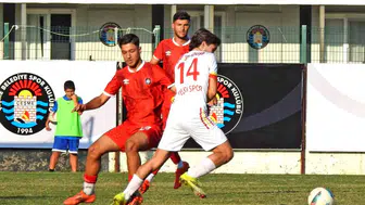 Çeşme Belediyespor evinde penaltı kaçırdığı maçta Yelkispor'a boyun eğdi