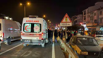 Düzce Beyciler Kavşağı'nda motosiklet ve otomobil çarpıştı: Bir yaralı