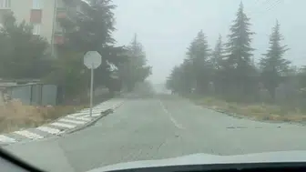 Sivrihisar'da sis ulaşımı kilitledi: Görüş mesafesi kritik seviyeye indi