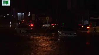 Sarıyer Ayazağa'da sağanak felaketi: Kemerburgaz Caddesi'nde araçlar mahsur kaldı