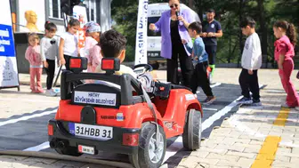 Hatay'da minik öğrencilere uygulamalı trafik bilinci aşılanıyor