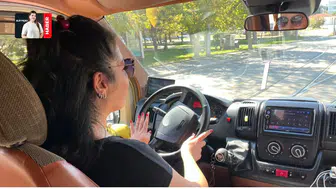 Eşinin desteğiyle başladı: 10 yıldır servis şoförlüğü yapıyor