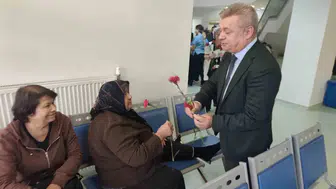 Hafsa Sultan Hastanesi'nde hasta hakları için karanfilli farkındalık günü
