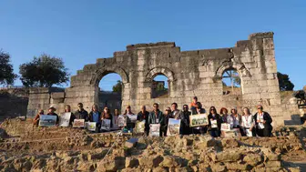 Dünyanın dört bir yanından gelen ressamlar Konuralp’in tarihini tuvallerine taşıdı