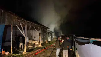 İnegöl'de gece yarısı yangını: Büyükbaş hayvan çiftliği küle döndü