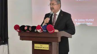 Vali Yılmaz’dan muhtarlara çağrı: Eskişehir’de çalınmadık kapı, sahipsiz vatandaş kalmasın
