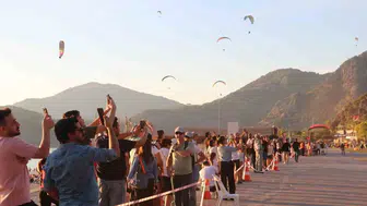 Ölüdeniz semalarında 26. kez havacılık şöleni: Türk Yıldızları gökyüzünü renklendirecek