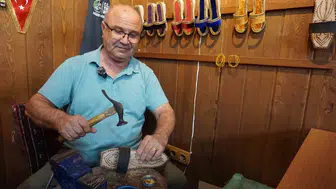 Osmanlı'dan bugüne uzanan takunya ustalığı plastik terliklere karşı direniyor