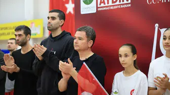 Osmangazi'de Cumhuriyet coşkusu pota altında yaşandı