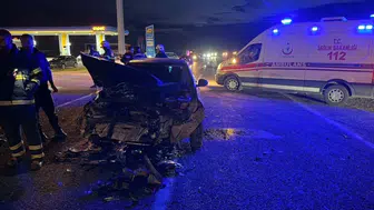 Kahta'da iki aracın karıştığı kazada 4 kişi yaralandı: Bir sürücünün durumu kritik