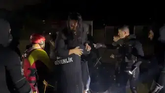 Sarıyer'de şiddetli yağış stüdyoyu bastı: Oyuncu Demet Özdemir botla kurtarıldı