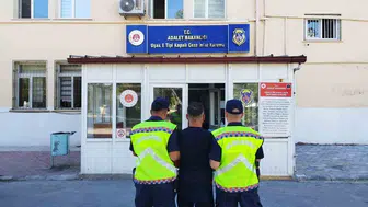 Uşak'ta jandarma operasyonu: Kesinleşmiş hapis cezası olan 25 firari yakalandı