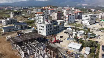 Hatay'da kamu binaları modern yüzüyle yeniden yükseliyor