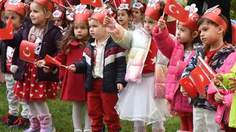 Anadolu Üniversitesi Kreşinde Cumhuriyet Coşkusu