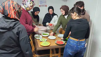 Eskişehir’de Üniversiteliler Paketli Gıda Tüketmek Yerine Kısır Yaptı