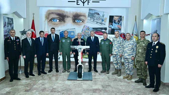 Millî Savunma Bakanı Yaşar Güler Eskişehir’de Fabrikayı Ziyaret Etti
