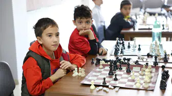 Tepebaşı’nda Çocuklar Satrançla Strateji Öğreniyor