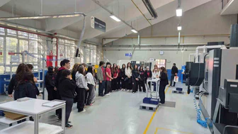 İstanbul'dan Gelen Öğrenciler Eskişehir Model Fabrika’yı Ziyaret Etti