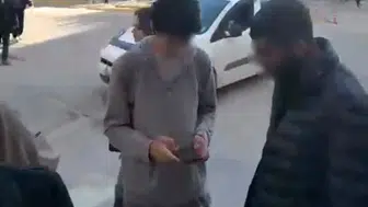 Tespih Sattığını İddia Ederek Öğrenciden Para İstedi, Duyarlı Vatandaş Baskıdan Kurtardı