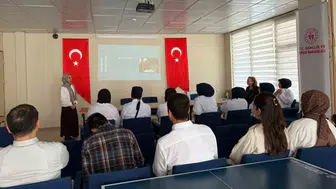 Eskişehir’de Öğrenci Yurdunda Güvenilir Beslenme Eğitimi Verildi