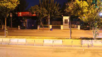 Gece yarısı durakta unutulan çanta fünyeyle imha edildi