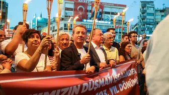 Efeler'de 30 Ağustos coşkusu: Başkan Yetişkin'den anlamlı mesaj