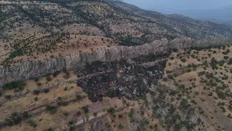 Derecik'te orman yangınına köylülerin hızlı müdahalesi faciayı önledi