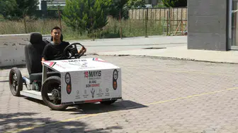 Çarşamba'da öğrenciler hurdayı elektrikli araca dönüştürdü: Yapay zeka hedefi büyük