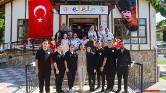 Uşak'ta 'engelsiz' buluşma noktası: El Ele Kafe kapılarını açtı