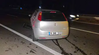 Orhangazi yolunda gece yarısı kaza: Bariyerlere çarpan araçta bir kişi yaralandı