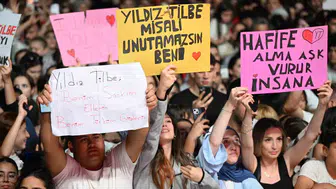 Yıldız Tilbe'den Tarihi Konser: 200 Bin Kişiyle İstiklal Marşı