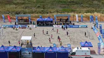 Erciyes'te Tarihi An: 2 Bin 200 Metrede Plaj Hentbolu İlki