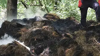 Durankaya'da Kışlık Yem Deposu Kül Oldu: 400 Balya Ot Alevlere Teslim
