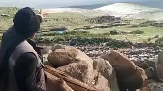 Arpaçay'da dolu yağışı yayladakileri vurdu: Fındık büyüklüğündeki taneler çevreyi beyaza bürüdü