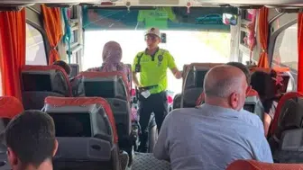 Kars karayollarında sıkı denetim: Trafik ekipleri güvenli seyahat için sahada