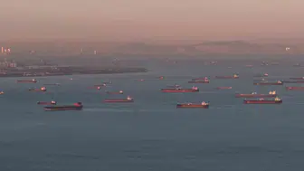 Tehlikeli yük taşıyan tankerler İstanbul açıklarında demirli bekliyor: Havadan görüntülendi